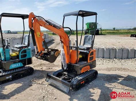 mini gas powered excavator|qh 12 mini excavator.